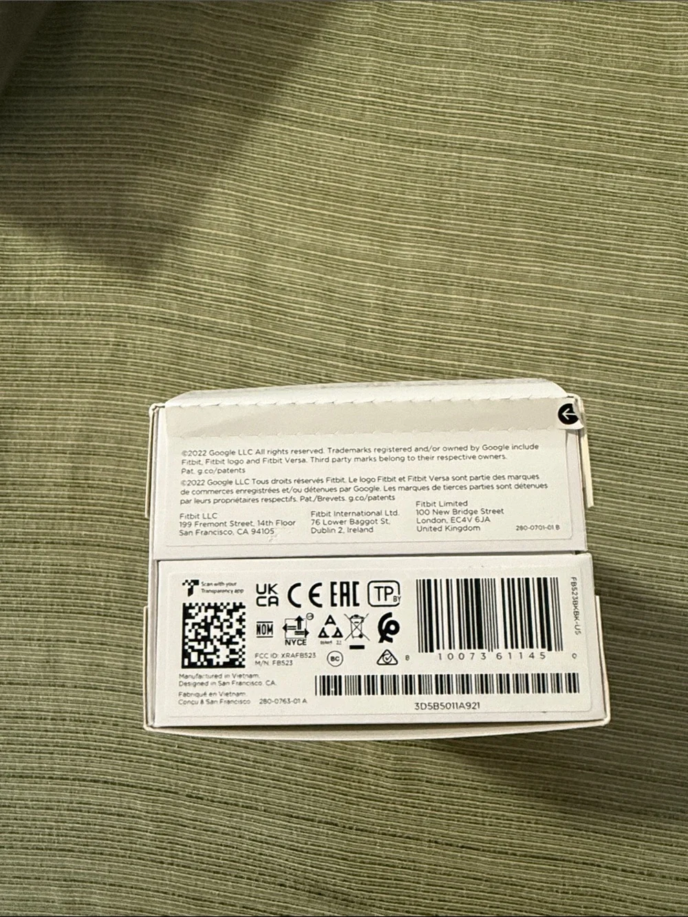 fitbit Versa 4- by google Smartwatch in Black